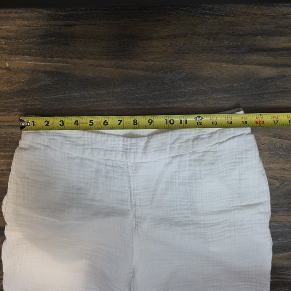 Appleseed's Petite Crinkle Gauze Crop Pants Sz PM White Button Leg Accent - Picture 4 of 9